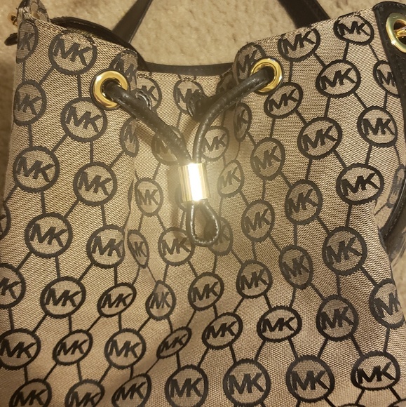 Michael Kors Purse - Picture 1 of 3